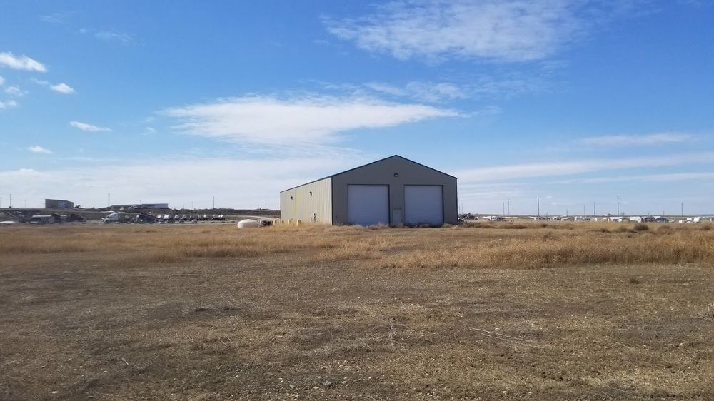 RJ Corman-5,000 SQ FT Shop On 10 Acres With Office Trailer : 6011 138th Ave NW, Williston, ND 58801